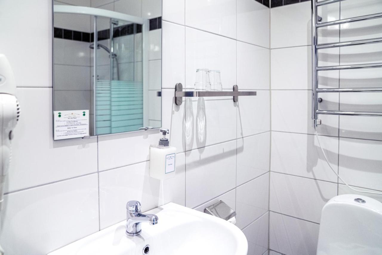 Hotell Queen's By First 3*