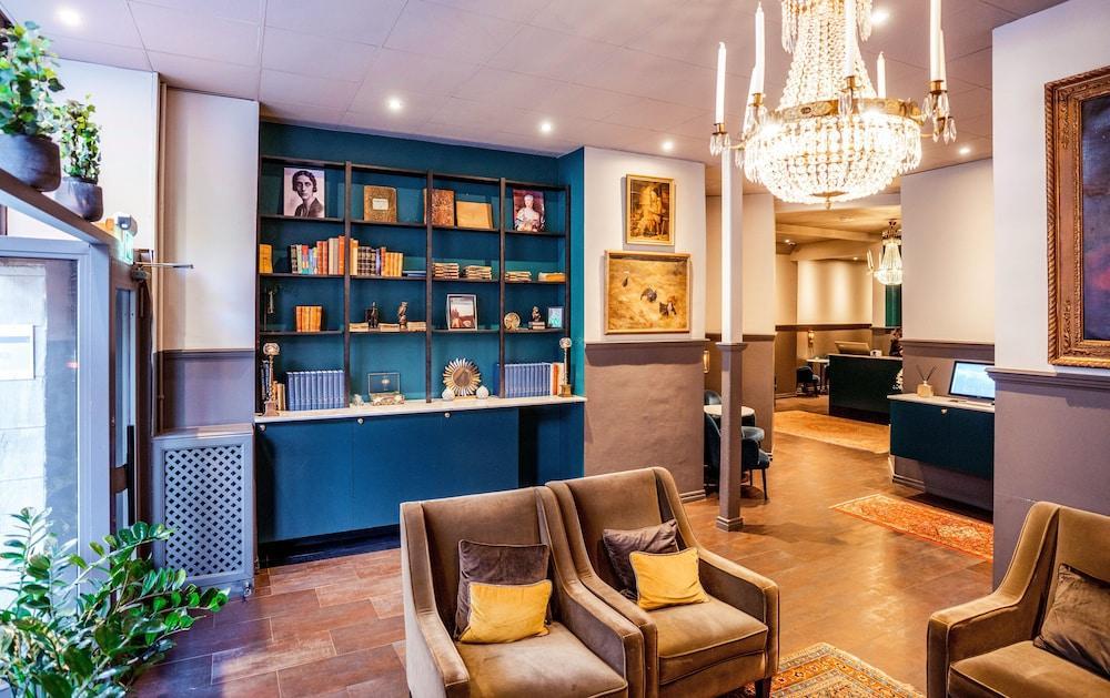 Queen's Hotel 3*